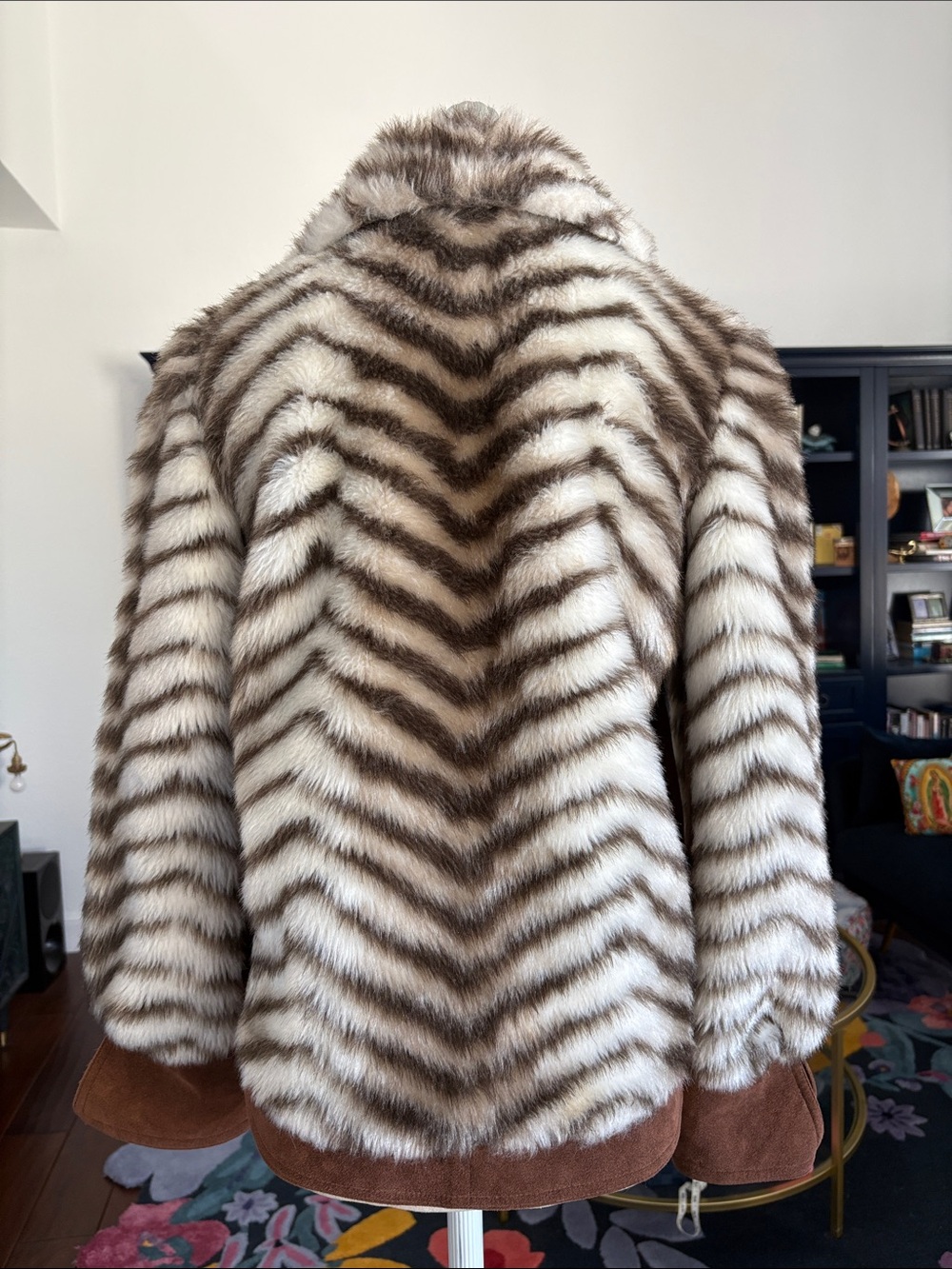 1980’s Because! By Gina Rossi Brown & Cream Zebra Print w/brown Suede trim coat - Picture 3 of 7